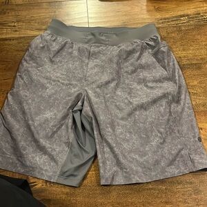 Lululemon grey shorts size medium
